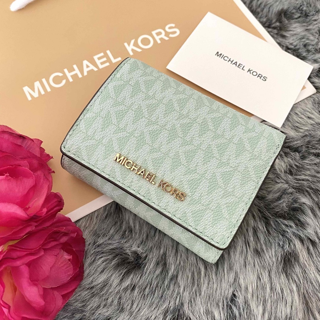 PVC×レザーカラー新品☆MICHAEL KORS 折り財布　グリーン　シグネチャー  折り財布