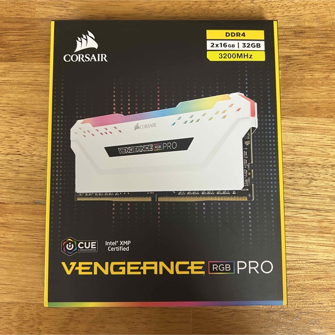 新品　Corsair DDR4 コルセア メモリ RGB 32GB ホワイトPC/タブレット