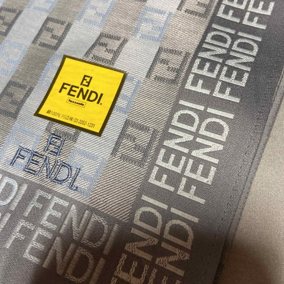 FENDI(フェンディ)のFENDI ハンカチ　新品未使用　シール付き メンズのファッション小物(ハンカチ/ポケットチーフ)の商品写真