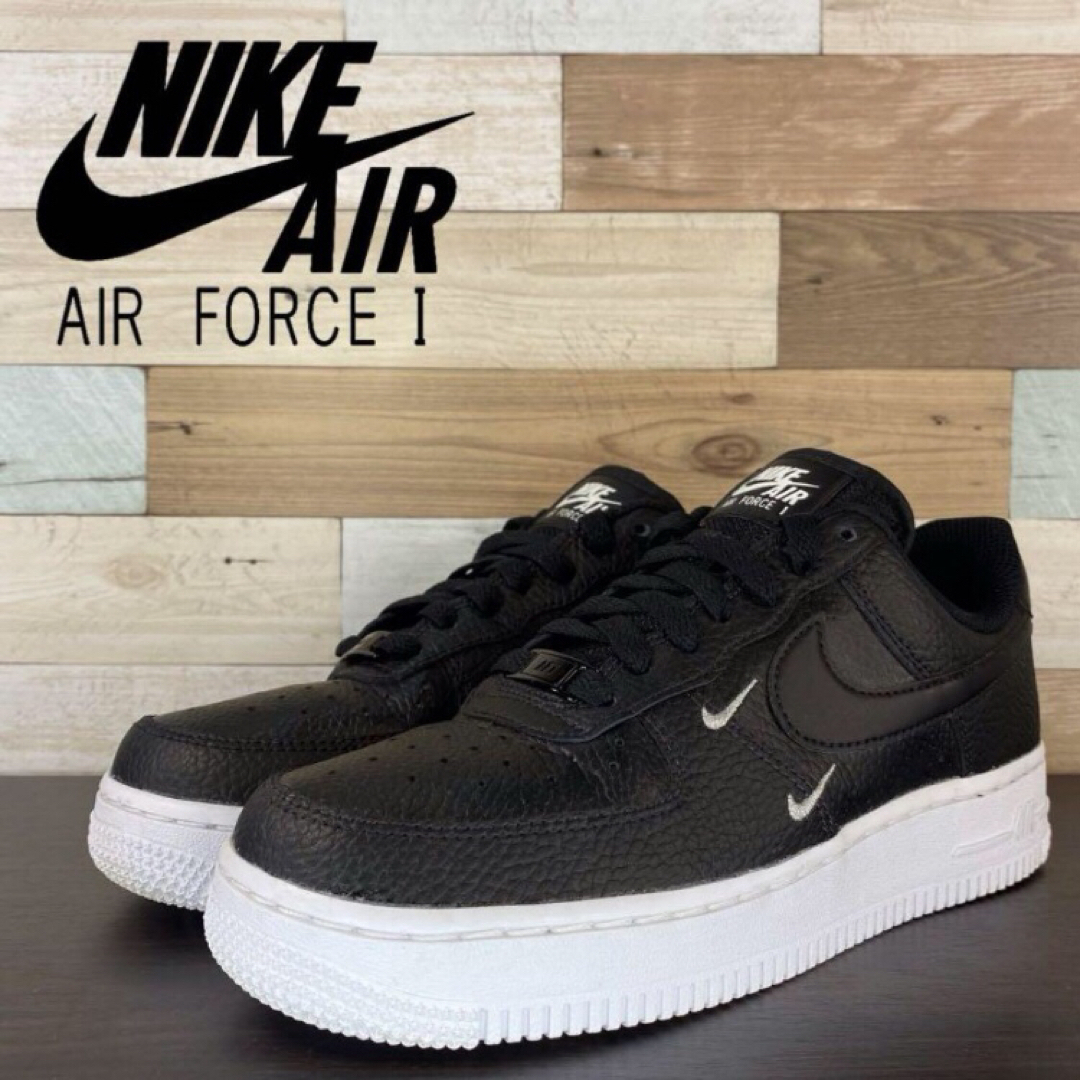 人気良品 NIKE AIR FORCE 1 07 ESS 23.5cm スニーカー