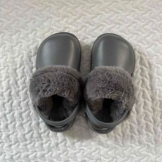 ザラキッズ(ZARA KIDS)のZARA フェイクファー　ラバーフィニッシュ　クロッグサンダル(サンダル)