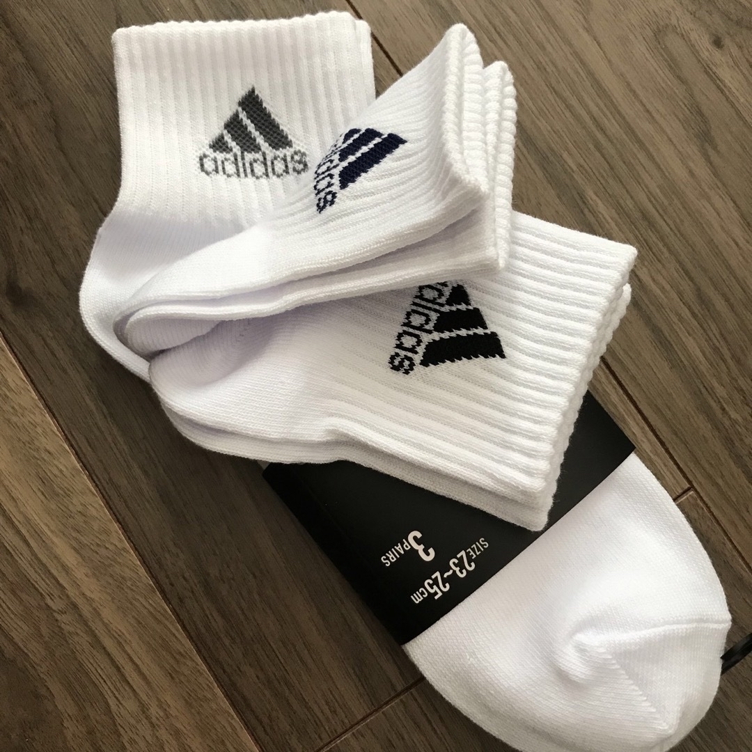 adidas(アディダス)のadidasソックス レディースのレッグウェア(ソックス)の商品写真