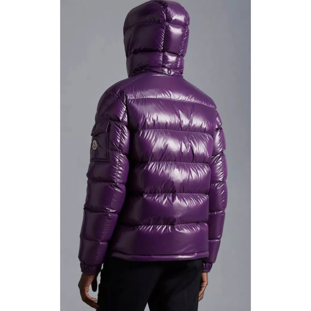 MONCLER(モンクレール)の【新品 未使用 即納】MONCLER MAYA purple size 4 XL メンズのジャケット/アウター(ダウンジャケット)の商品写真