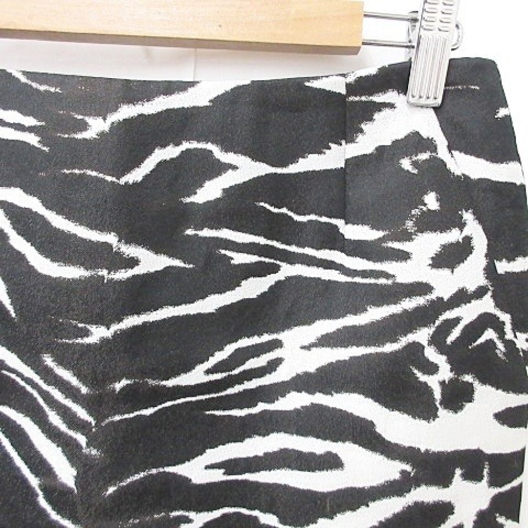 ADORE(アドーア)のアドーア ADORE タイトスカート ひざ丈 ゼブラ柄 黒 白 ブラック 38 レディースのスカート(ひざ丈スカート)の商品写真