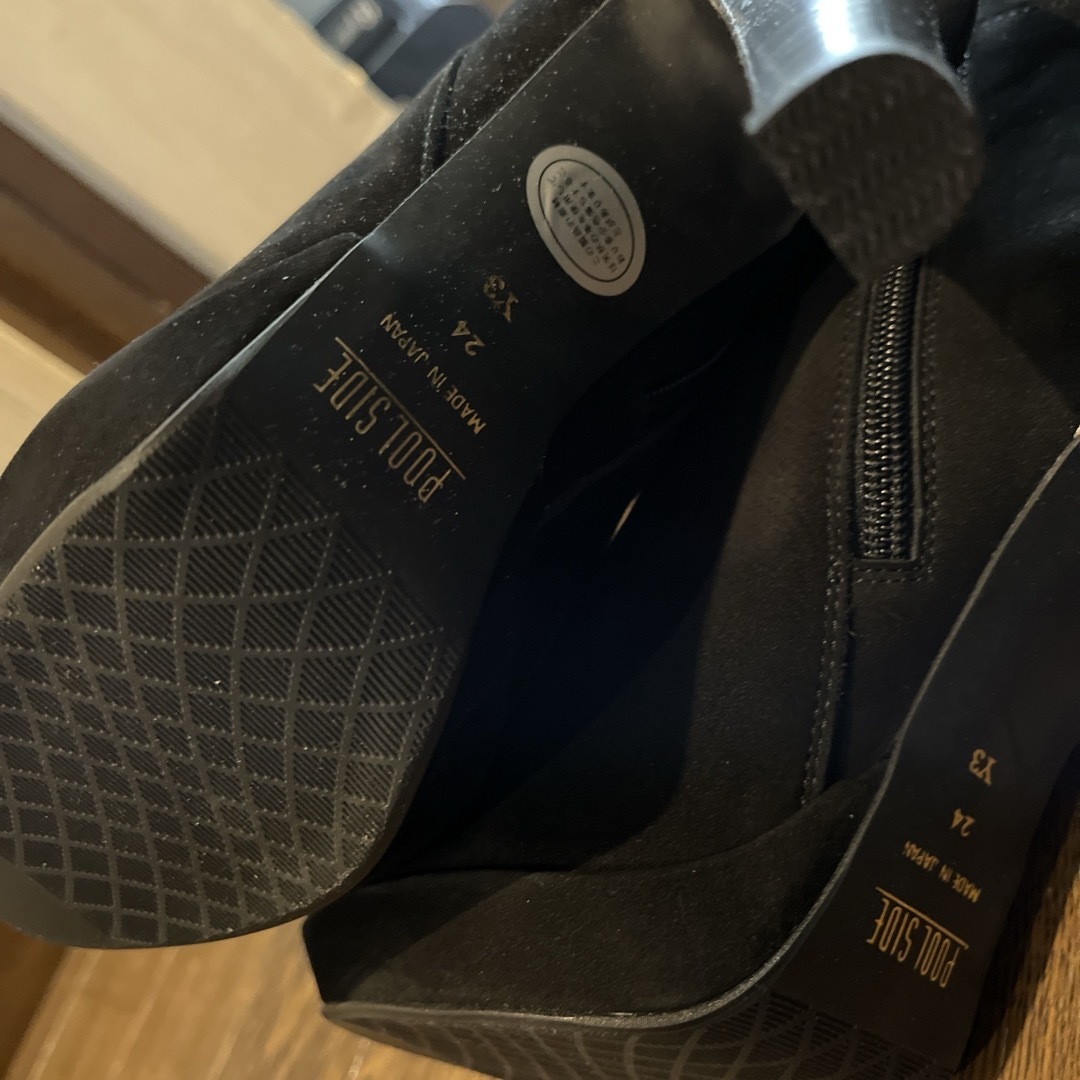 POOL SIDE(プールサイド)の新品・プールサイドスエードニーハイブーツ・黒・24 レディースの靴/シューズ(ブーツ)の商品写真