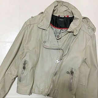 ドマ(DOMA)のDOMA レザー ライダース 白系 size M(ライダースジャケット)