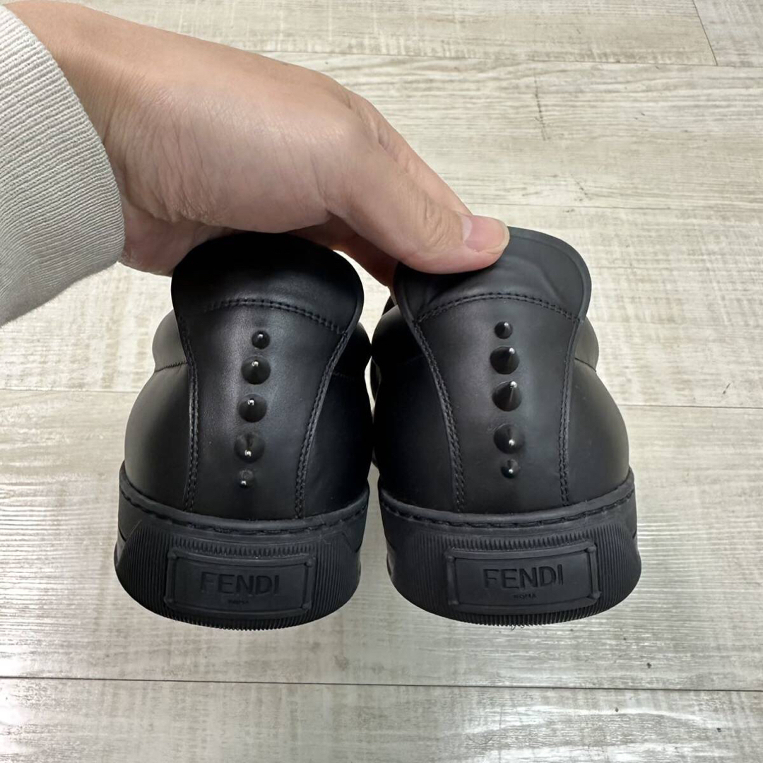 FENDI(フェンディ)の試着程度 FENDI BAG BUGS SLIP ON サイズ 7E ( 7 ) メンズの靴/シューズ(スニーカー)の商品写真