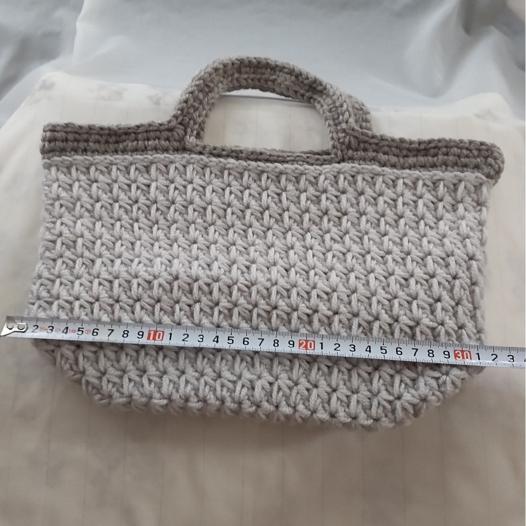 花模様のかぎ針編みバッグ ハンドメイドのファッション小物(バッグ)の商品写真