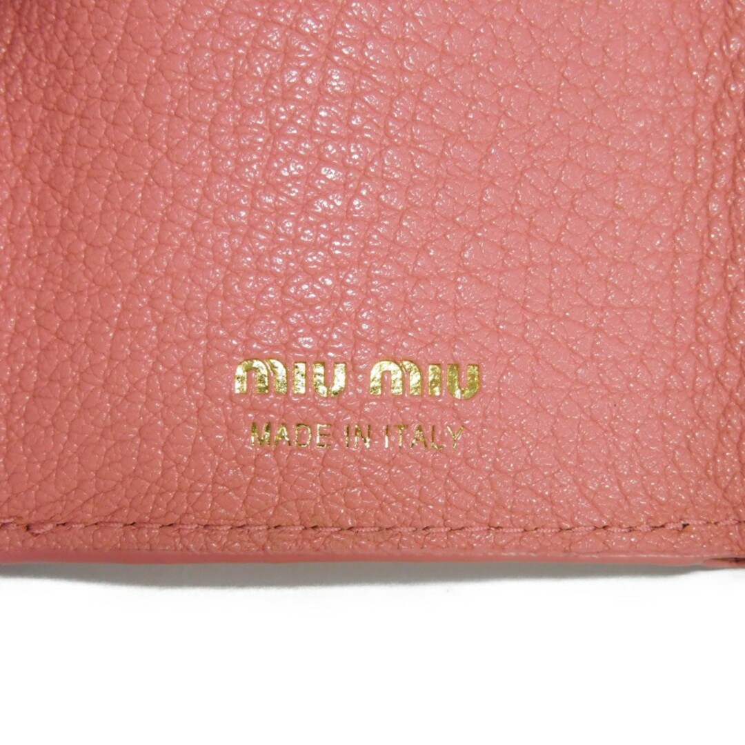 miumiu(ミュウミュウ)のMIUMIU ミュウミュウ コンパクトフラップ ウォレット マドラス フラワー 花柄 マルチカラー スナップボタン  ロゴ ゴートスキン ピンク 三つ折り財布 5MH021 レディースのファッション小物(財布)の商品写真