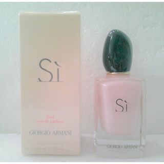 ジョルジオアルマーニ(Giorgio Armani)の★未使用 香水 ジョルジオアルマーニ Si シィ フィオーリ EDP 50ml★(香水(女性用))