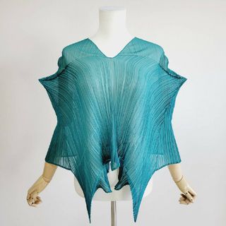 PLEATS PLEASE ISSEY MIYAKE - 【希少☆美品】プリーツプリーズ　変形　ポンチョ　トップス　カットソー