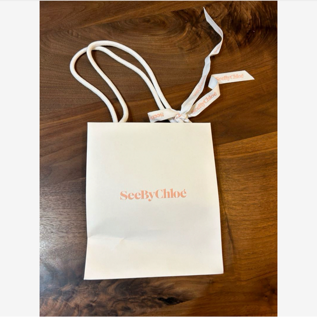 SEE BY CHLOE(シーバイクロエ)のシーバイクロエ　ショップ紙袋 レディースのバッグ(ショップ袋)の商品写真