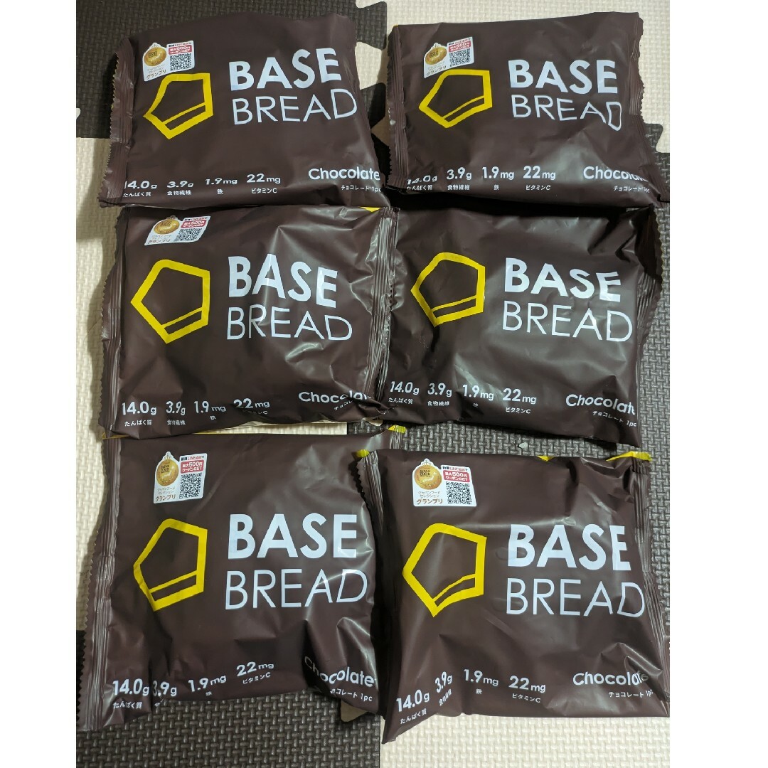 ベースフードBASEBREADチョコレート 6個 食品/飲料/酒の食品(パン)の商品写真
