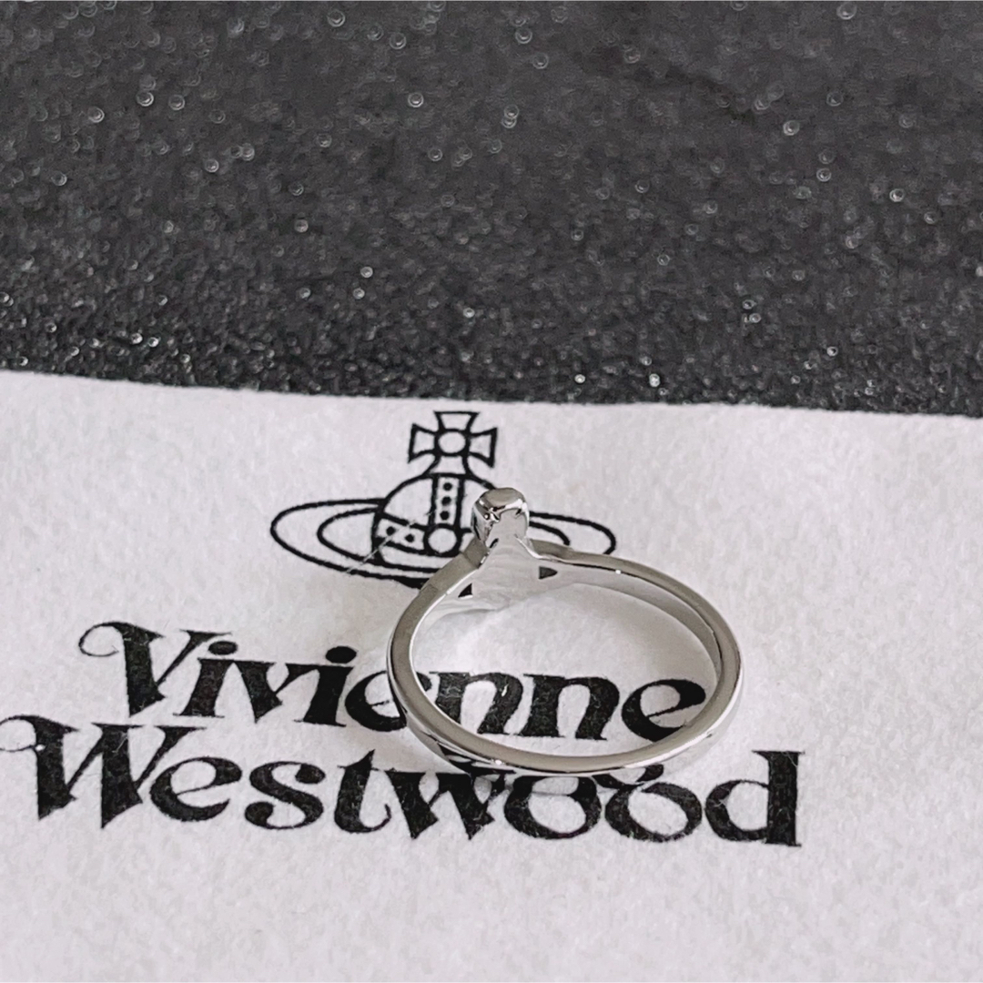 Vivienne Westwood(ヴィヴィアンウエストウッド)のヴィヴィアンウエストウッド　リング　シルバー レディースのアクセサリー(リング(指輪))の商品写真