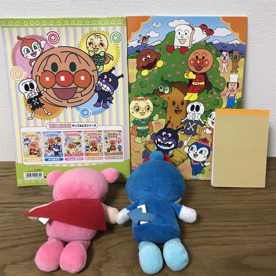 アンパンマン(アンパンマン)のあかちゃんマンとコキンちゃんぬいぐるみとセイカシリーズ2冊　おまけのメモ帳1冊 キッズ/ベビー/マタニティのおもちゃ(ぬいぐるみ/人形)の商品写真