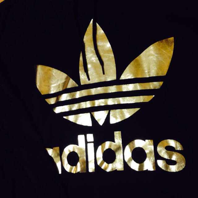 adidas(アディダス)のadidasパーカー✡黒金 レディースのトップス(パーカー)の商品写真