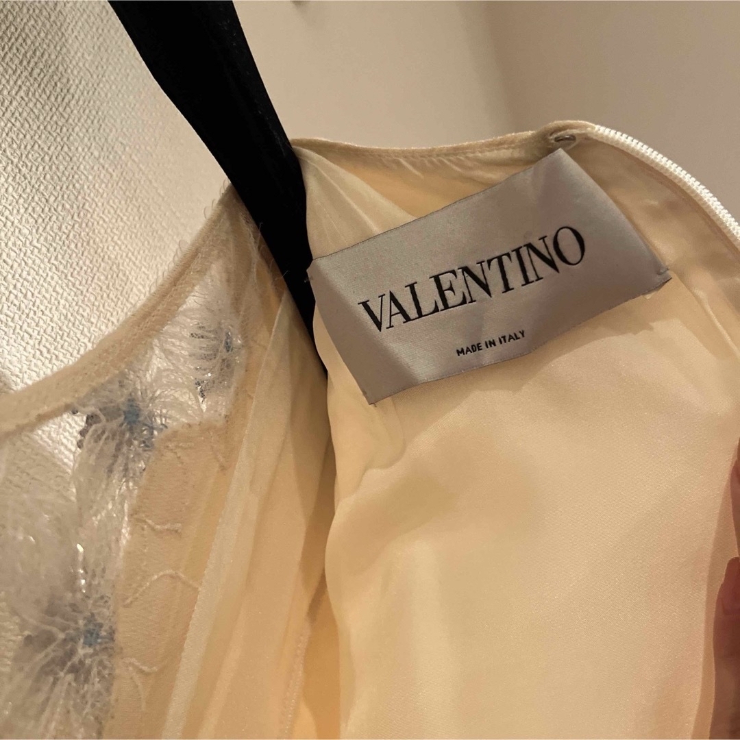 VALENTINO(ヴァレンティノ)のヴァレンティノ　ワンピース レディースのワンピース(ひざ丈ワンピース)の商品写真