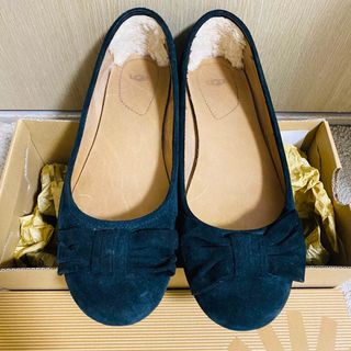 アグ(UGG)の【最終セール】UGG W ROHEN スエードレザーリボンフラットパンプス (バレエシューズ)