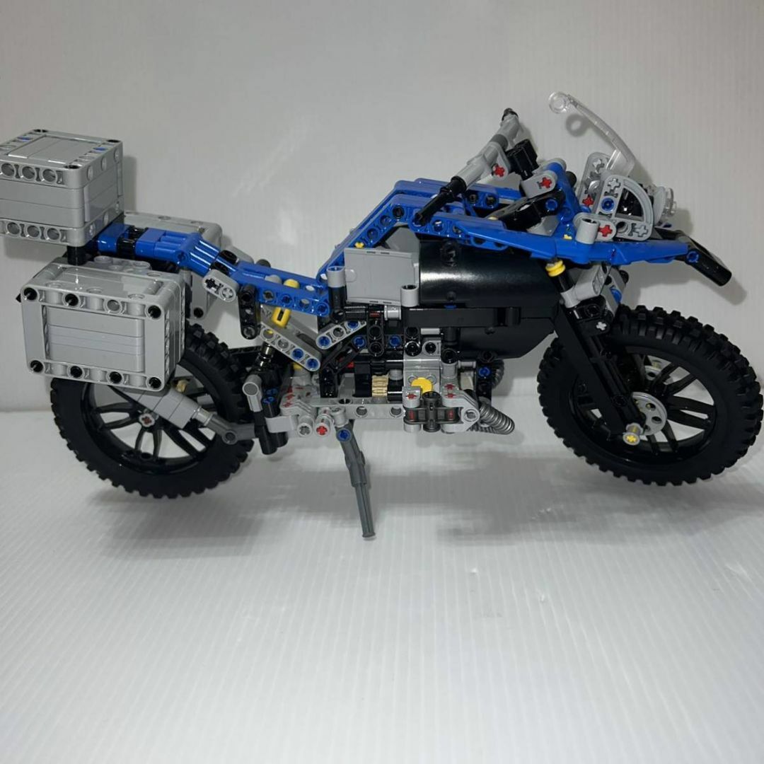 LEGO r1200 BMW レゴ　レゴテクニック 完成品 42063 キッズ/ベビー/マタニティのおもちゃ(積み木/ブロック)の商品写真