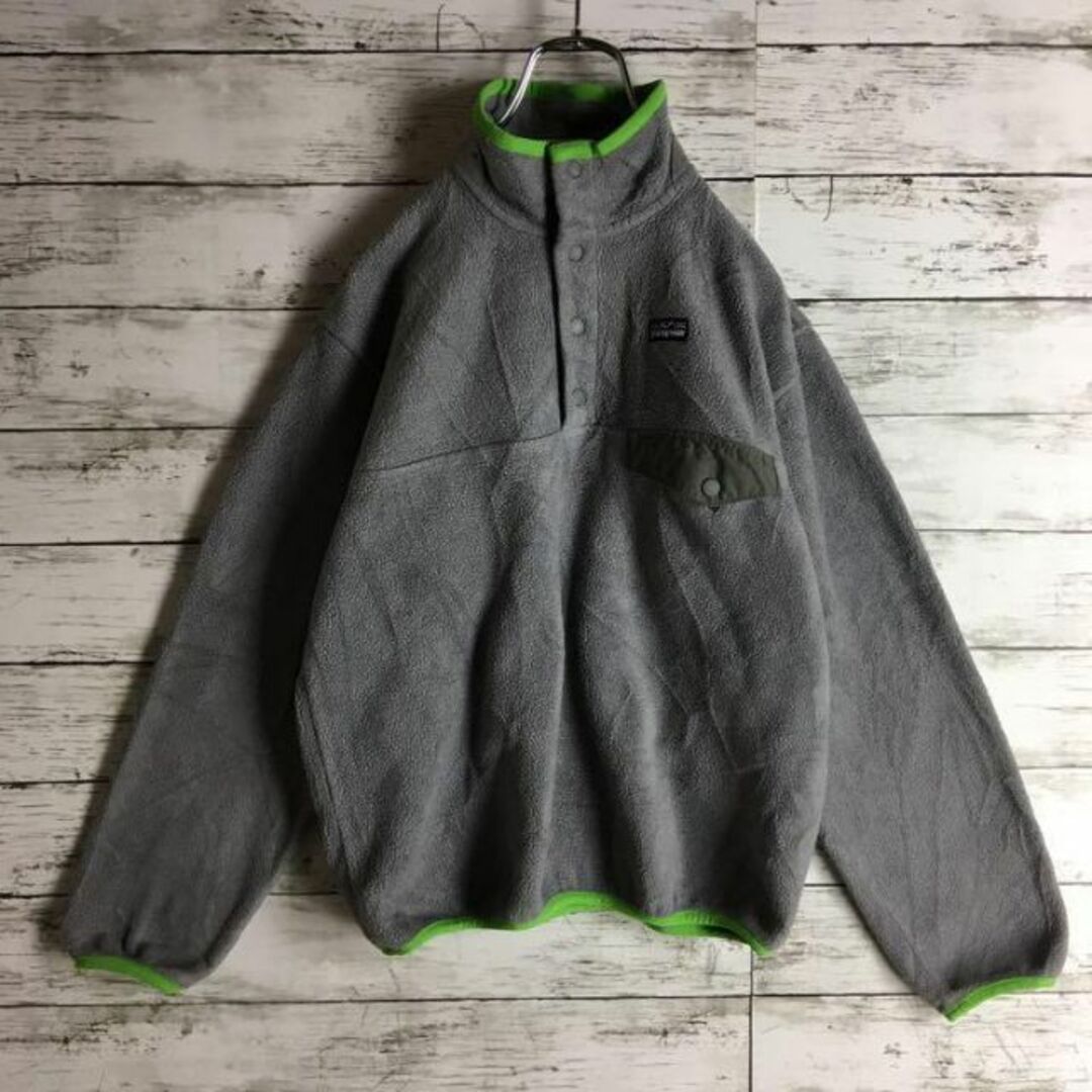 patagonia(パタゴニア)の【入手困難】パタゴニア☆シンチラロゴ入りフリース　薄手　グレー　738 キッズ/ベビー/マタニティのキッズ服男の子用(90cm~)(ジャケット/上着)の商品写真