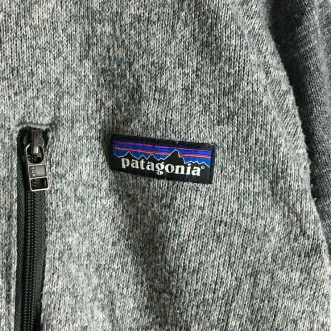 patagonia(パタゴニア)の【ビッグサイズ】パタゴニア☆ロゴ入りハーフジップフリース　薄手　グレー　756 メンズのジャケット/アウター(ブルゾン)の商品写真