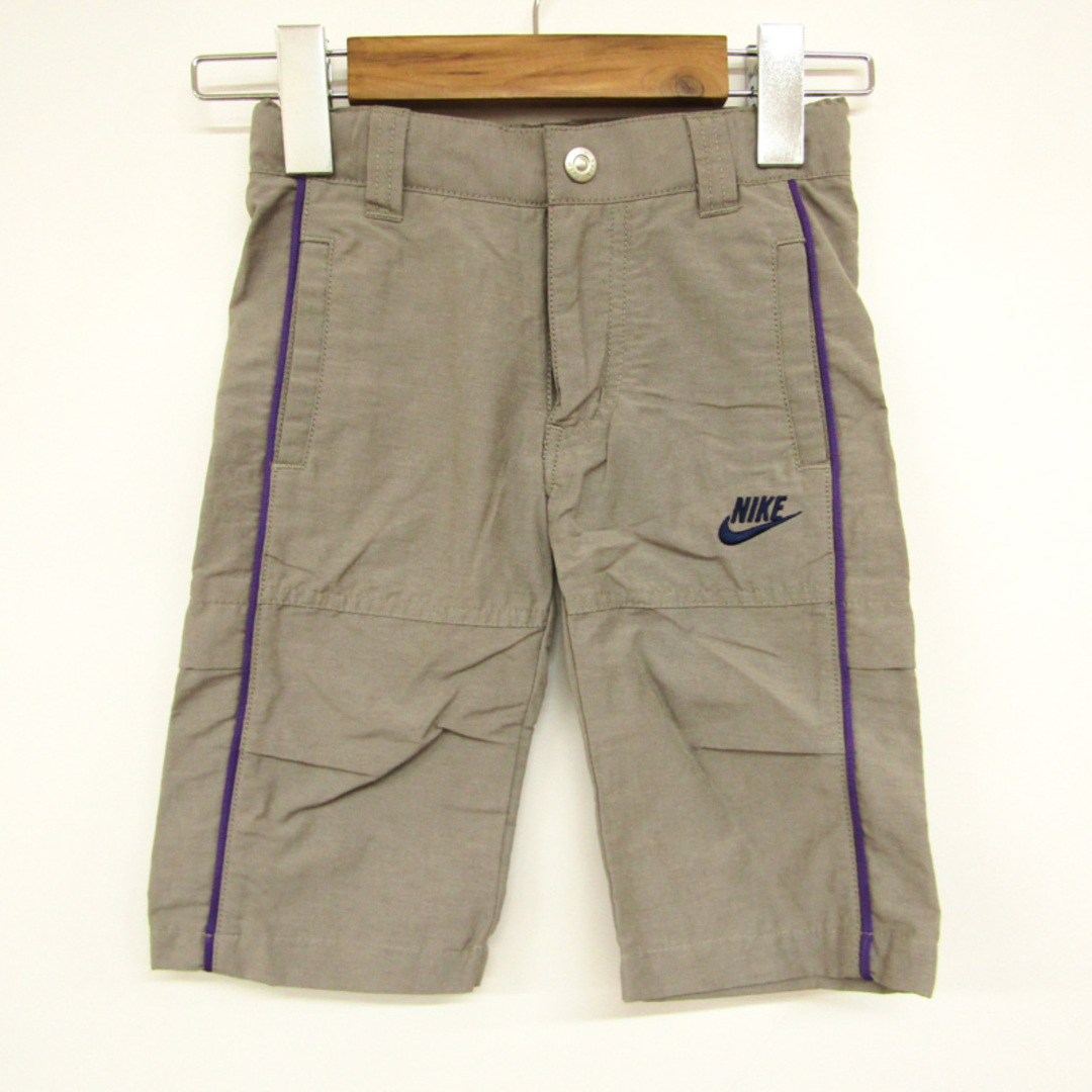 NIKE(ナイキ)のナイキ ショートパンツ ハーフパンツ 未使用品 キッズ 男の子用 110サイズ グレー NIKE キッズ/ベビー/マタニティのキッズ服男の子用(90cm~)(パンツ/スパッツ)の商品写真