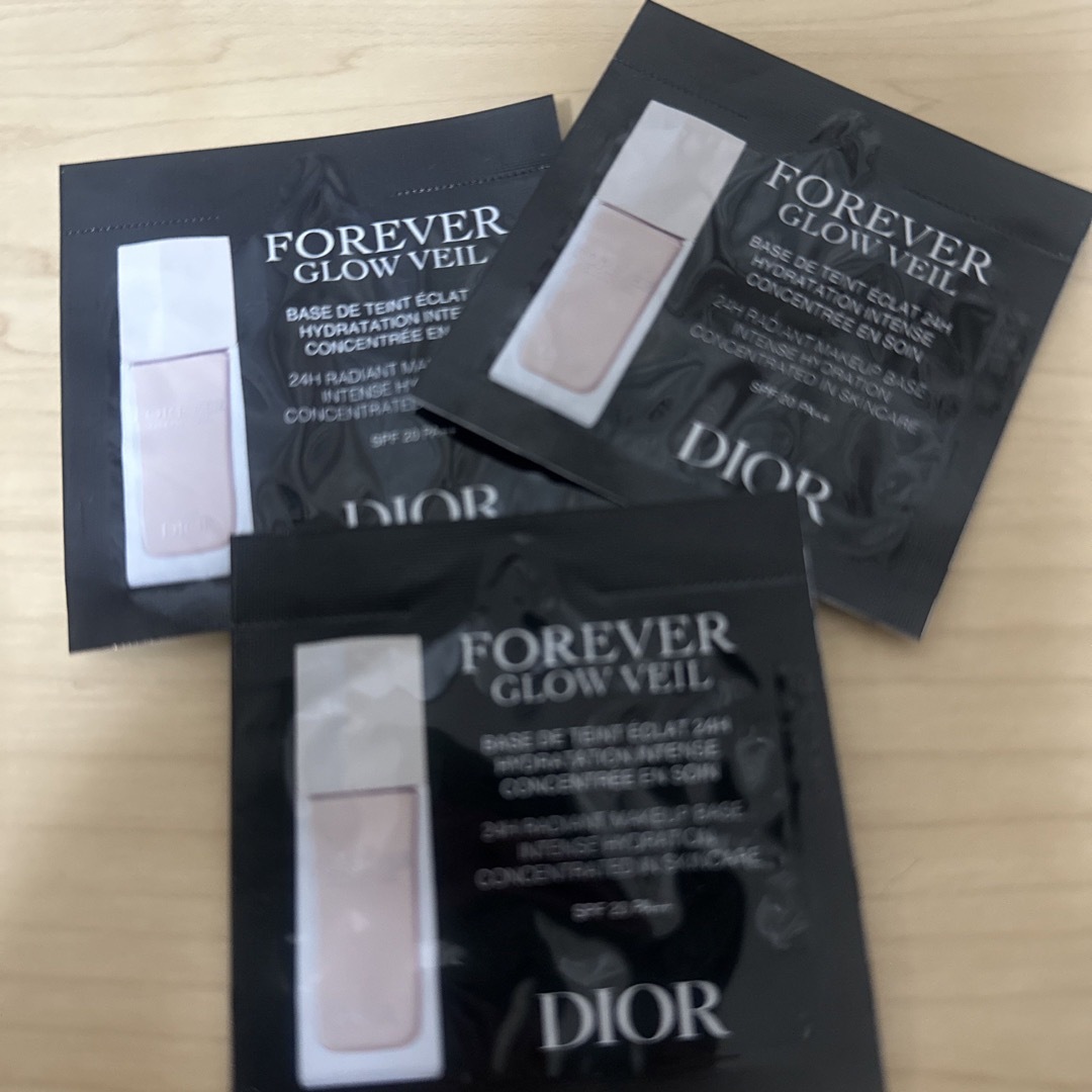 Dior(ディオール)のディオール　ディオールスキンフォーエヴァーグロウヴェール3点 コスメ/美容のキット/セット(サンプル/トライアルキット)の商品写真