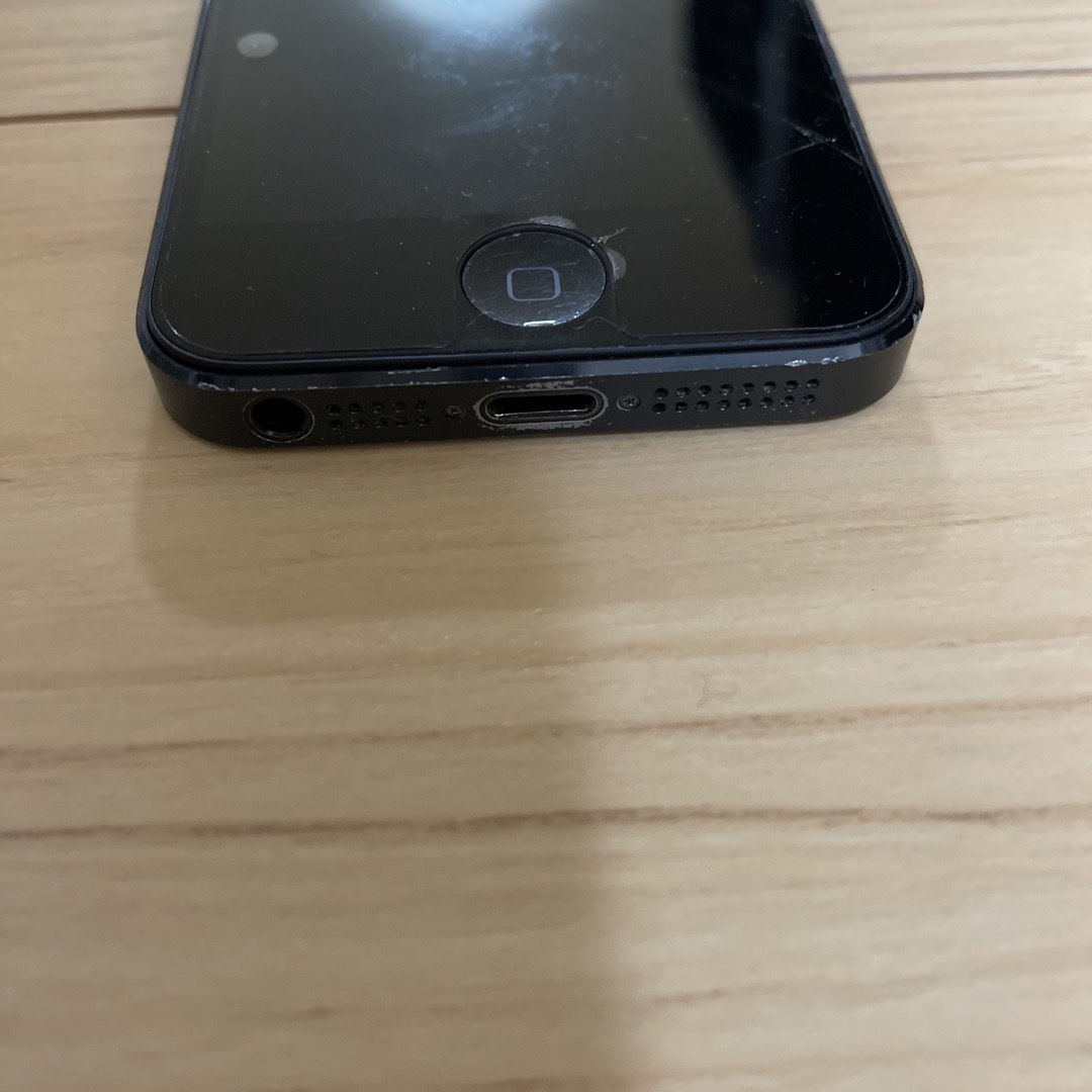 iPhone(アイフォーン)のiPhone5  ブラック スマホ/家電/カメラのスマートフォン/携帯電話(スマートフォン本体)の商品写真