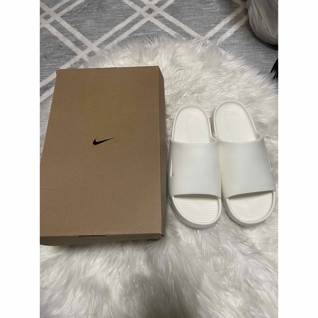 NIKE(ナイキ)のNIKE CALM SLIDE   ナイキ　27cmホワイト メンズの靴/シューズ(サンダル)の商品写真