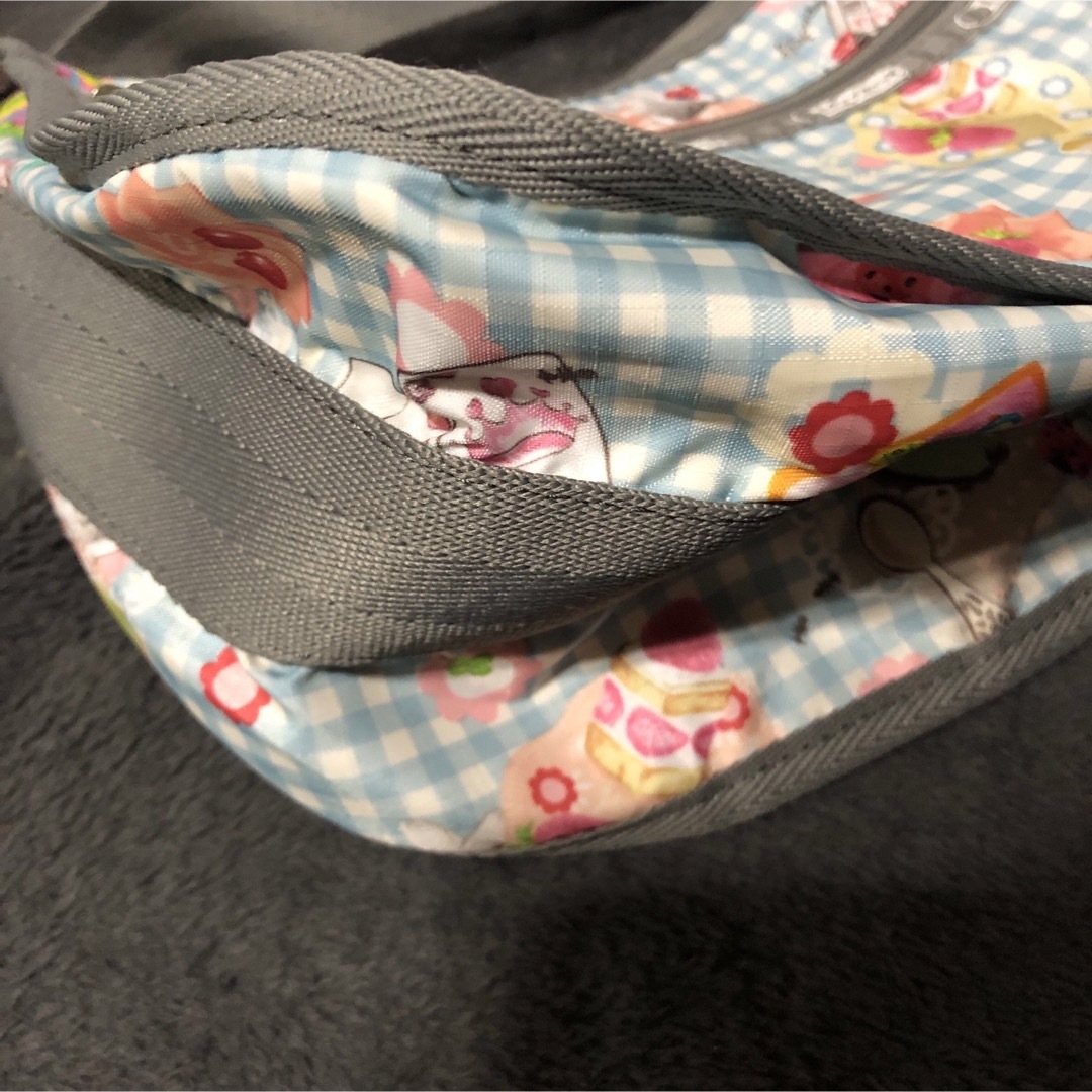 LeSportsac(レスポートサック)の極美品LESPORTSACショルダーバッグ　水色 レディースのバッグ(ショルダーバッグ)の商品写真