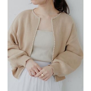 ナチュラルクチュール(natural couture)の最終値下げ‪✿ナチュラルクチュール  パールトリムクルーネックカーディガン(カーディガン)