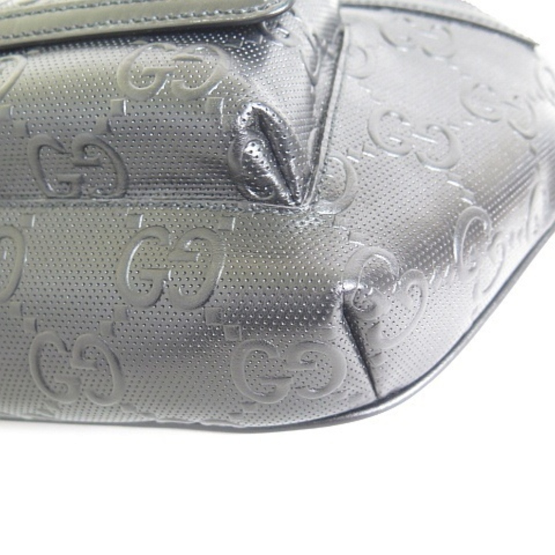 Gucci(グッチ)のグッチ GGエンボス レザー ボディバッグ ブラック 645093 1W3CN メンズのバッグ(ボディーバッグ)の商品写真