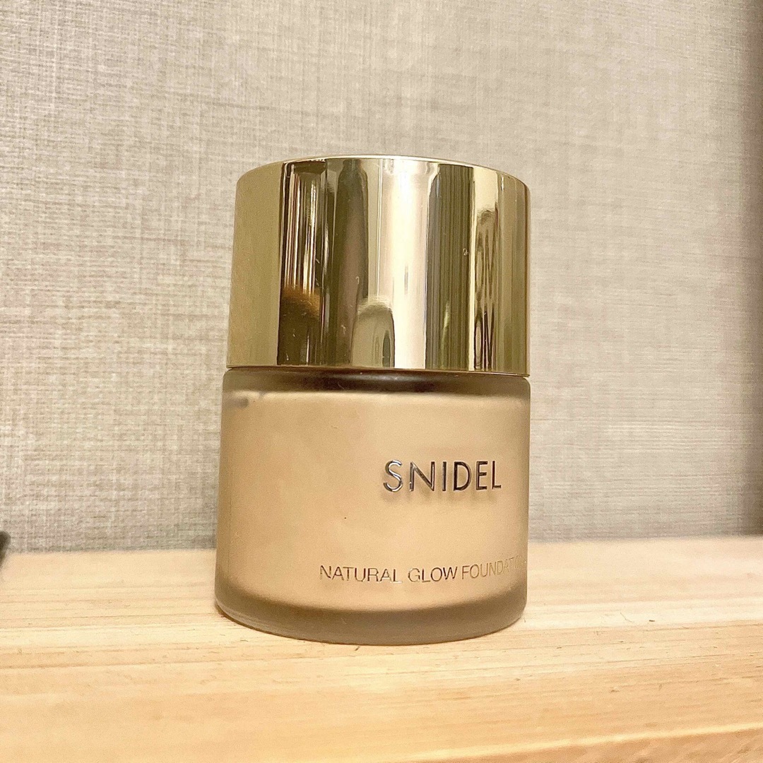 SNIDEL(スナイデル)の定価3960円　SNIDEL BEAUTY  ナチュラルグロウ ファンデーション コスメ/美容のベースメイク/化粧品(ファンデーション)の商品写真