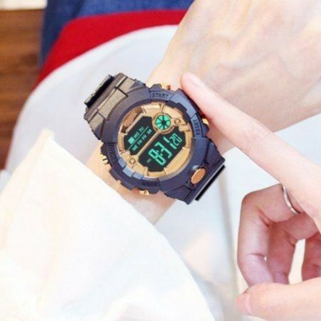 新品  腕時計デジタル多機能LED 黒 メンズの時計(腕時計(デジタル))の商品写真