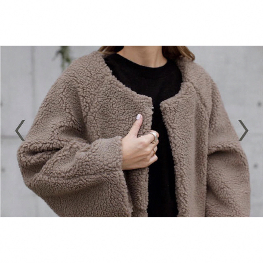 room306 CONTEMPORARY(ルームサンマルロクコンテンポラリー)のroom306 CONTEMPORARY Over Boa Long Coat レディースのジャケット/アウター(毛皮/ファーコート)の商品写真