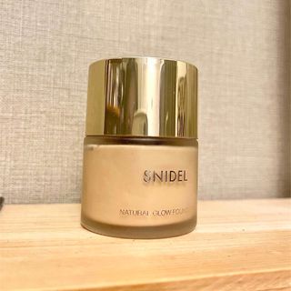 スナイデル(SNIDEL)の定価3960円　SNIDEL BEAUTY  ナチュラルグロウ ファンデーション(ファンデーション)