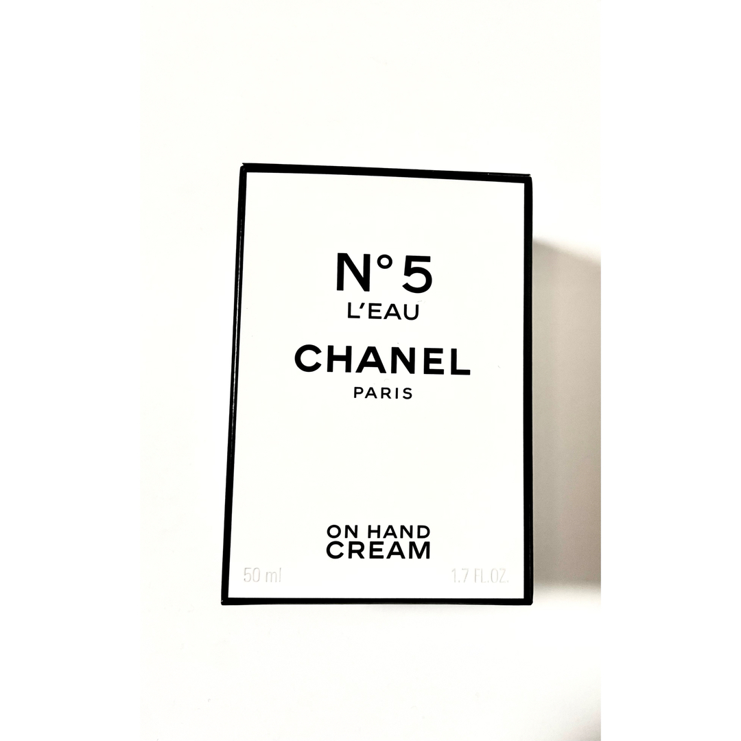 CHANEL(シャネル)のCHANEL N°5  L’EAU コスメ/美容のボディケア(ハンドクリーム)の商品写真