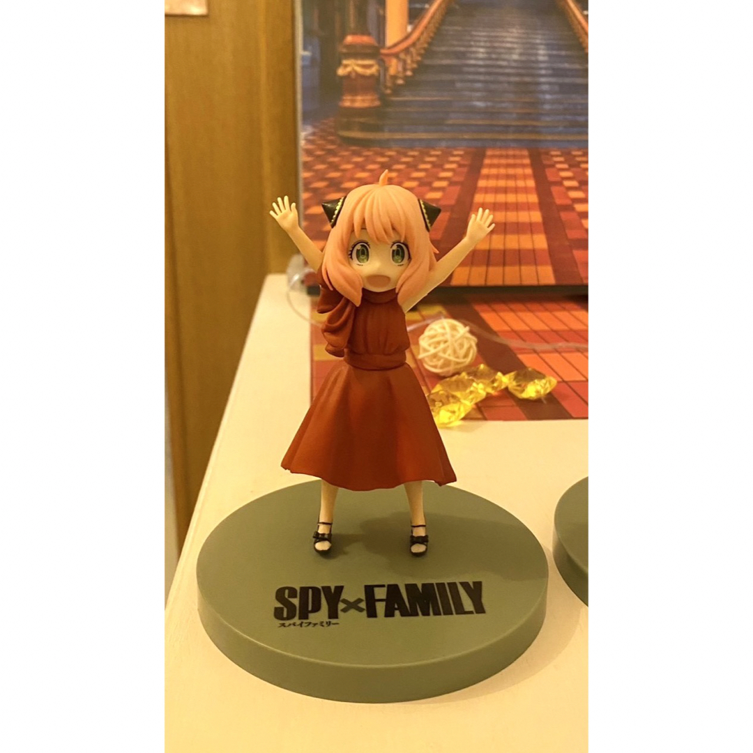 SPY×FAMILYスパイファミリー　フィギュア５点・カード３枚・舞台セット エンタメ/ホビーのフィギュア(アニメ/ゲーム)の商品写真