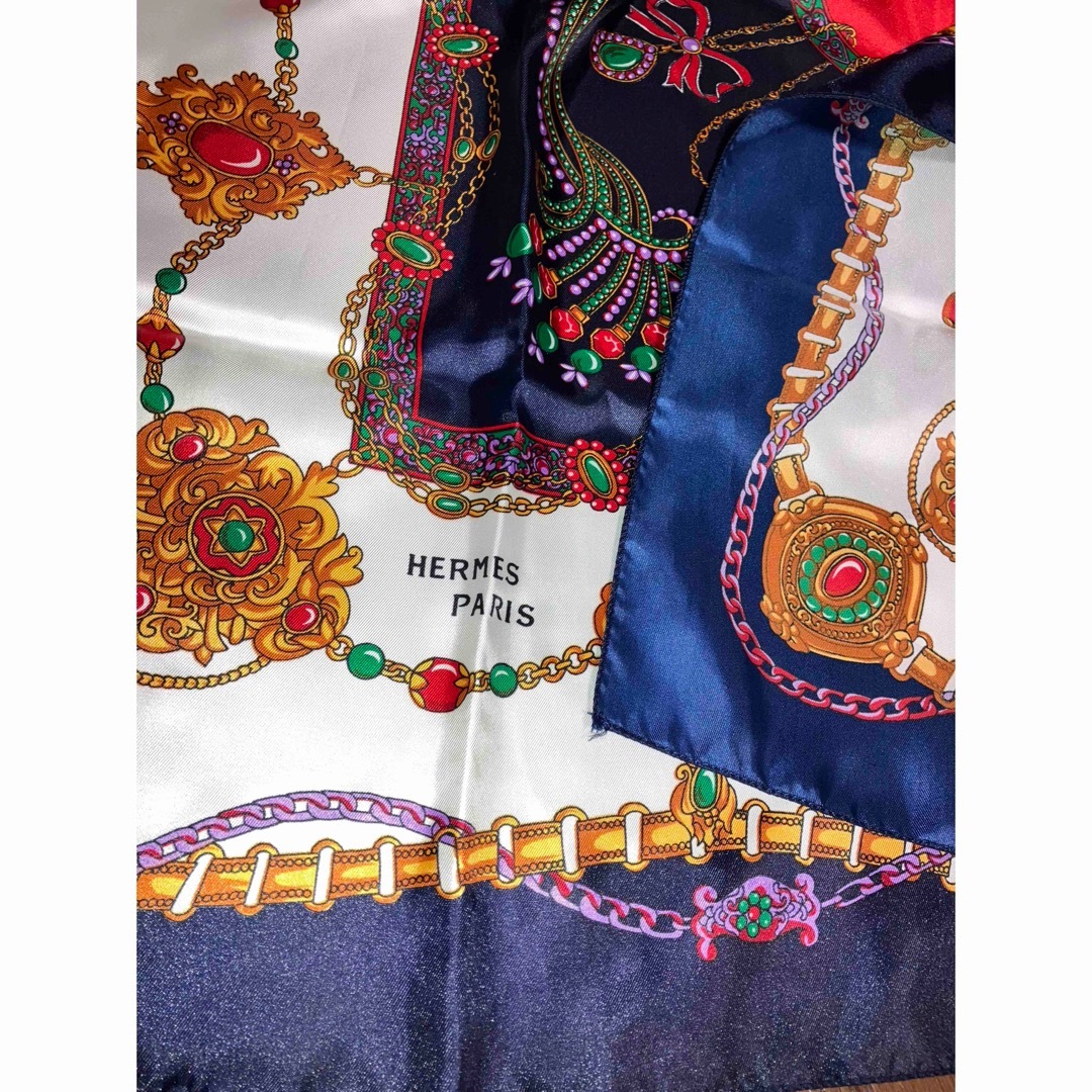 高級　ステキな　スカーフ　 レディースのファッション小物(バンダナ/スカーフ)の商品写真
