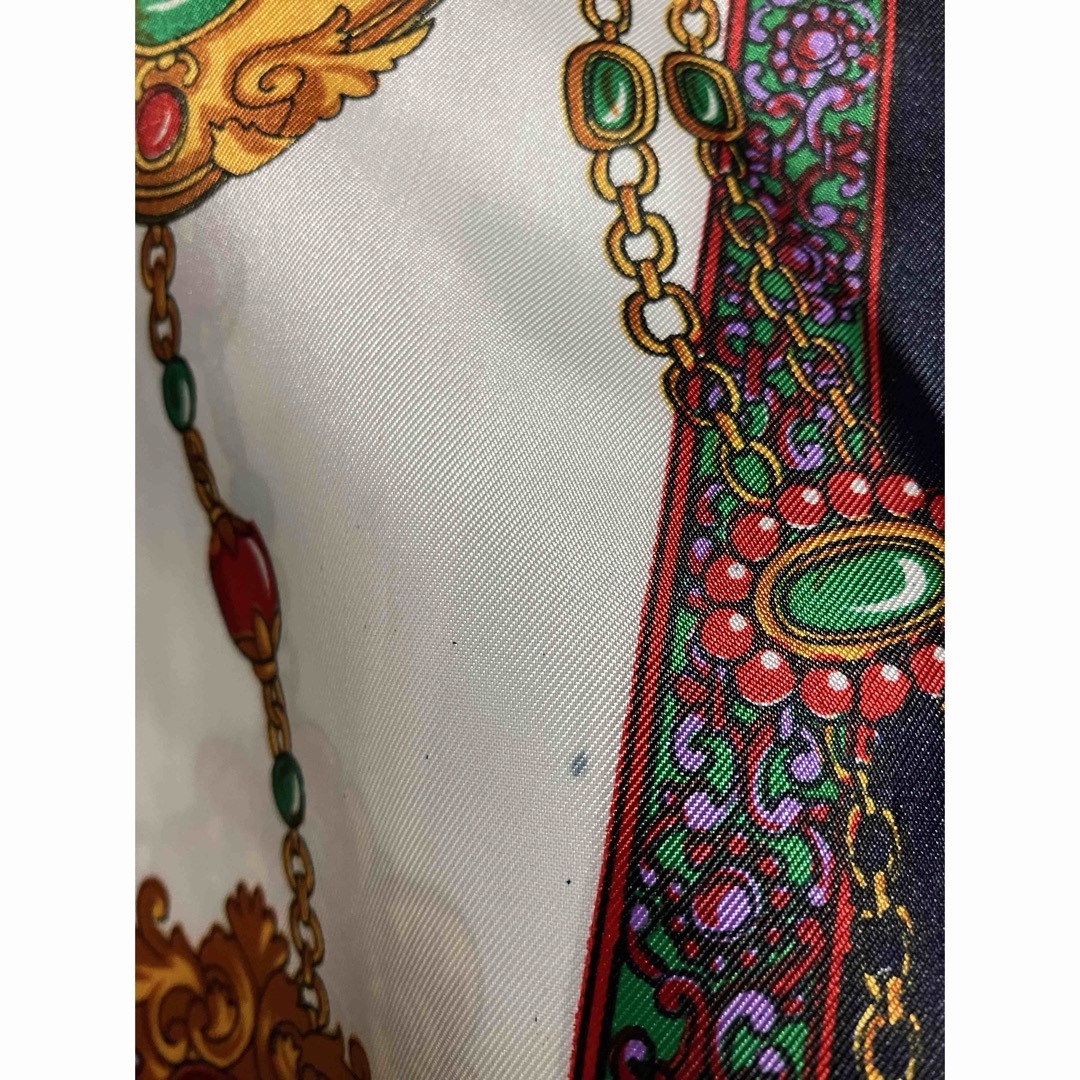 高級　ステキな　スカーフ　 レディースのファッション小物(バンダナ/スカーフ)の商品写真