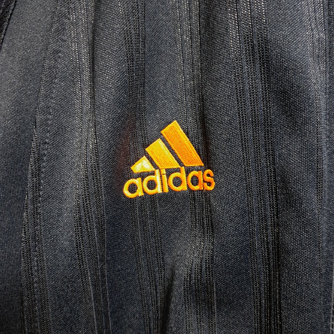 adidas(アディダス)のadidas【アディダス】トラックジャケット 背面ロゴ 3本ライン 刺繍 O メンズのトップス(ジャージ)の商品写真