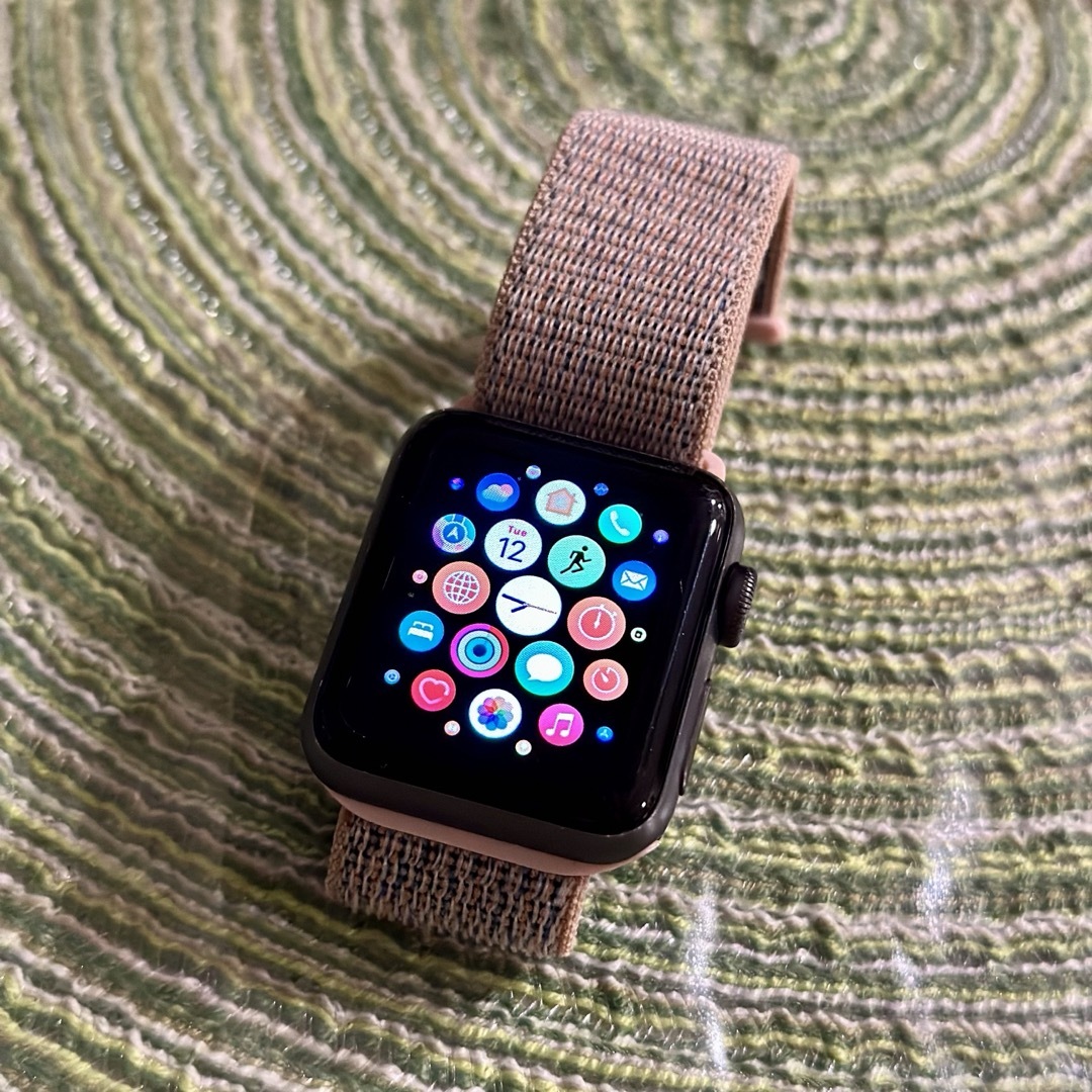 《美品》Apple Watch Series 3 GPS 《キズなし》スマホ/家電/カメラ