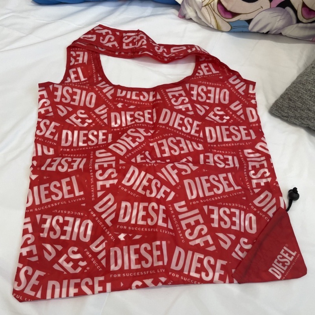 DIESEL(ディーゼル)のDIESEL ノベルティ　エコバッグ　非売品　ディーゼル　赤色　レッド　レア限定 レディースのバッグ(トートバッグ)の商品写真