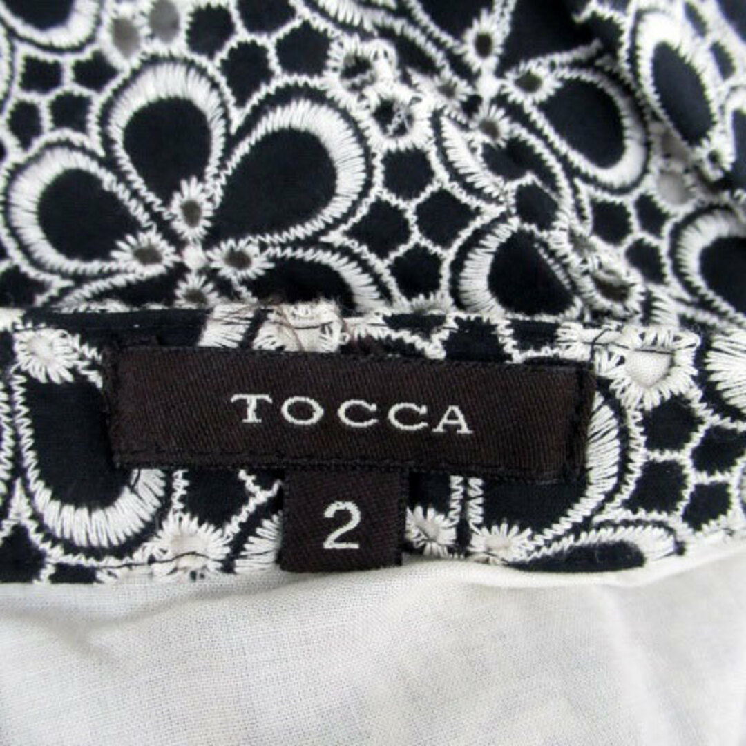 TOCCA(トッカ)のトッカ フレアスカート ひざ丈 花柄 アイレットレース 2 黒 ベージュ レディースのスカート(ひざ丈スカート)の商品写真