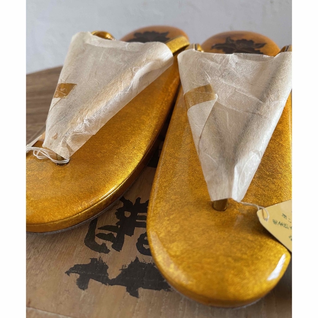 山菱謹製エスエル　高級草履　純金　本皮 レディースの靴/シューズ(下駄/草履)の商品写真