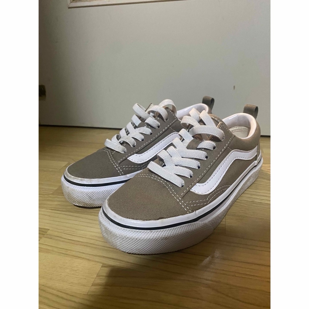 OLD SKOOL（VANS）(オールドスクール)のVANS OLD SKOOL　ベージュ　19cm キッズ/ベビー/マタニティのキッズ靴/シューズ(15cm~)(スニーカー)の商品写真