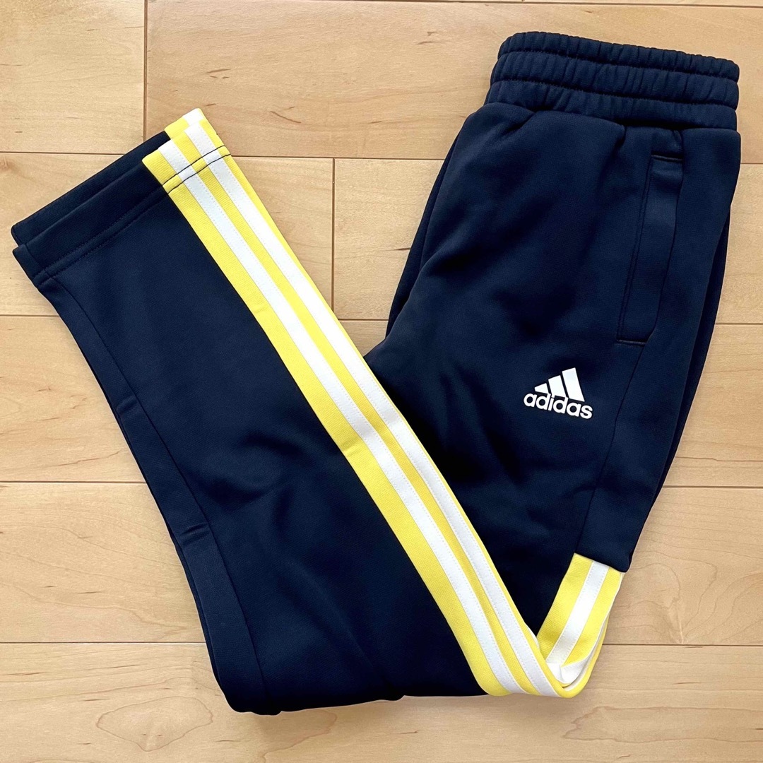 adidas(アディダス)のスウェットパンツ アディダス adidas 120cm 紺×黄 ☆新品未使用 キッズ/ベビー/マタニティのキッズ服男の子用(90cm~)(パンツ/スパッツ)の商品写真