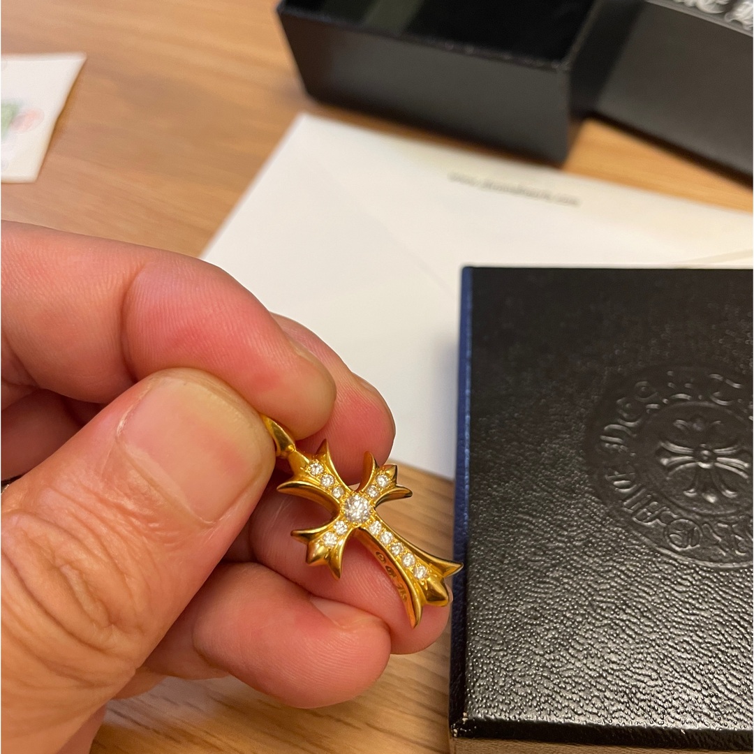 クロムハーツ 22K ダイヤ パヴェ タイニー ファット クロス チャーム | フリマアプリ ラクマ クロムハーツ 22K ダイヤ パヴェ タイニー ファット クロス チャーム | フリマアプリ ラクマ