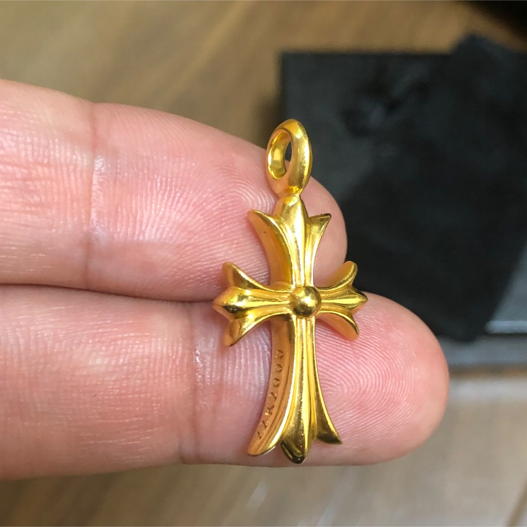 クロムハーツ 22K ダイヤ パヴェ タイニー ファット クロス チャーム クロムハーツ 22K ダイヤ パヴェ タイニー ファット クロス チャーム