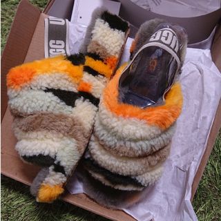 アグ(UGG)のUGG フラッフ イヤー スライド カリ コラージュファーレディースサンダル(サンダル)